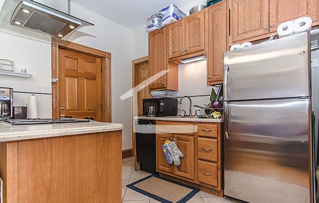 88 Myrtle St #2B Boston MA 02114