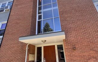 Spacious 1 bedroom, 1 bathroom in Evanston