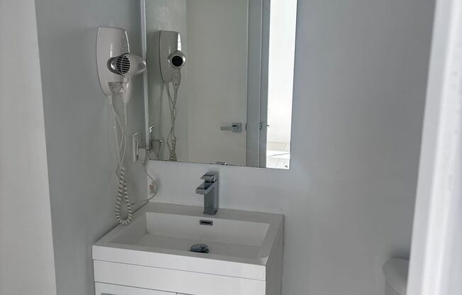 2 beds, 1 bath, 550 sqft, $1,895, Unit 821-301