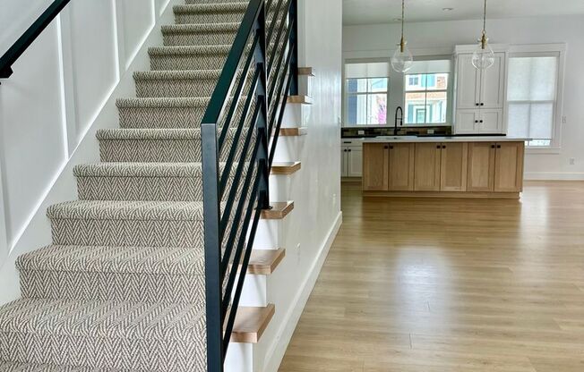 Gorgeous 5 Bed 3.5 Bath Home at Daybreak Island