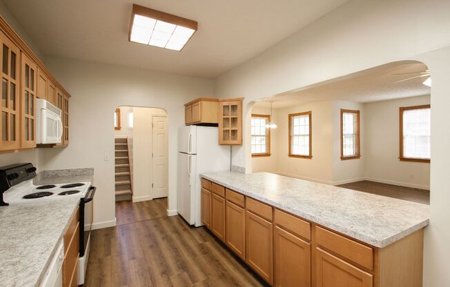 2 beds, 2 baths, 1,650 sqft, $2,135