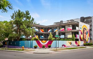 White Swan Apartments – Capitol Hill / Congress Park