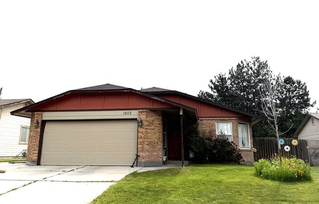 3 Bedroom 2 Bathroom House! Meridian Area!