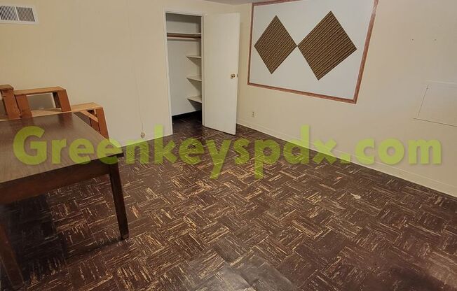 2 beds, 1 bath, $2,395