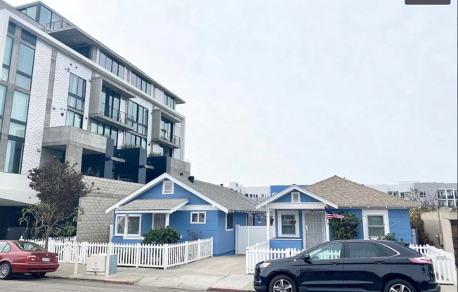 Don't miss out!! 2 Br/1 BA Home!!
