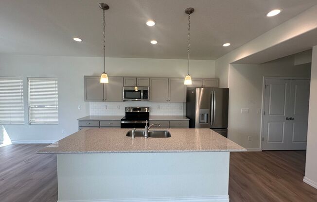 Modern 3-Bed, 3-Bath Home in District 20!!