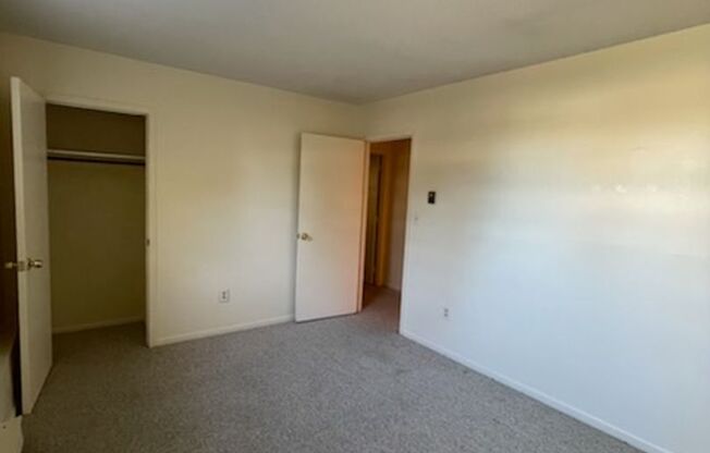 2 beds, 1 bath, $1,900, Unit Apt. 2