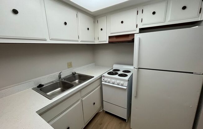 1 bed, 1 bath, $1,025, Unit 699-J