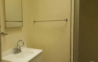 Studio, 1 bath, 400 sqft, $1,199, Unit 12