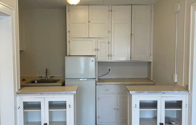 2 beds, 1 bath, 875 sqft, $1,295, Unit 103
