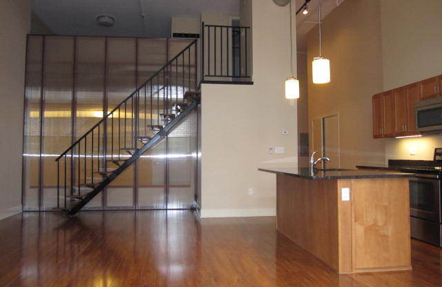 2 beds, 2 baths, 1,167 sqft, $1,930, Unit 109