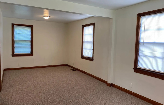 Charming 2 Bed / 1 Bath Cape Cod in Camp Taylor