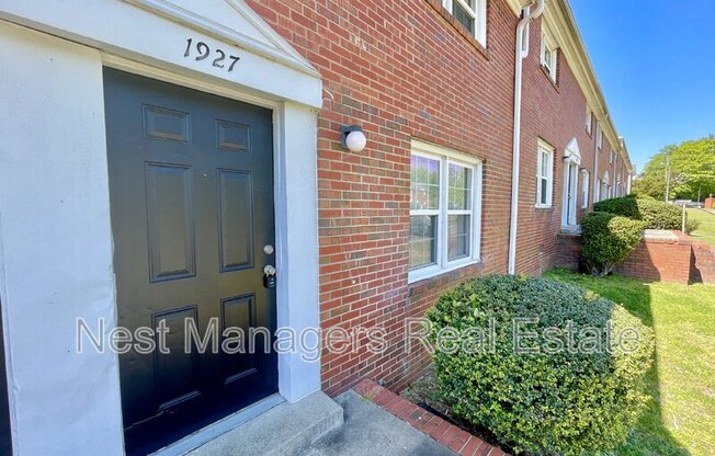 1927 KING GEORGE DR