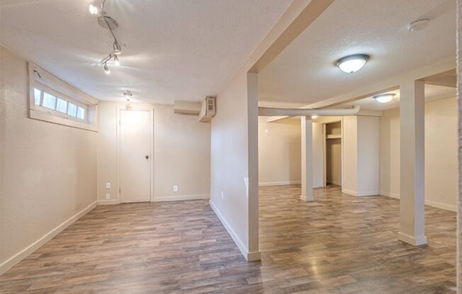 Studio, 1 bath, 625 sqft, $1,100, Unit 22045  lower unit