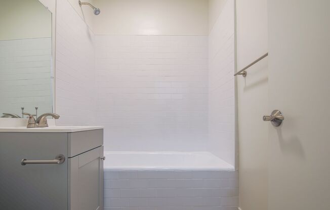 1 bed, 1 bath, 550 sqft, $1,725, Unit 302