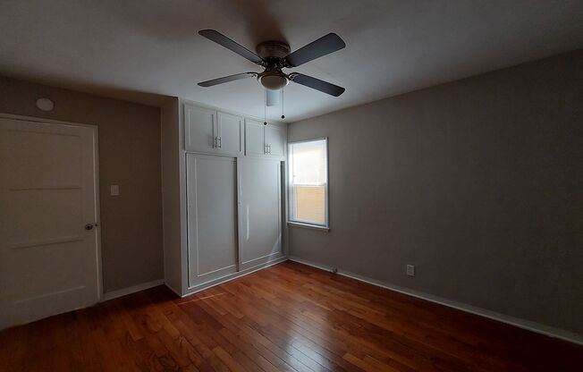 2 beds, 1 bath, $1,995, Unit 6