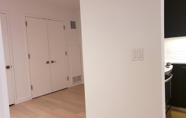 Studio, 1 bath, 560 sqft, $4,183, Unit 9L