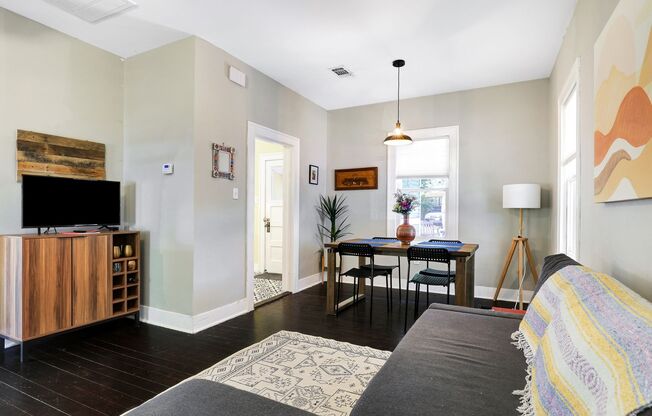 Charming 1 bedroom plus office