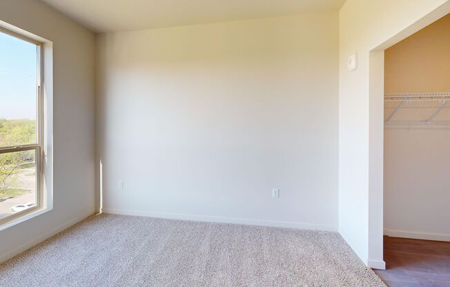 1 bed, 1 bath, 688 sqft, $1,295, Unit 1621-530