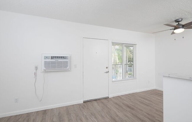 1 bed, 1 bath, $2,045, Unit 71
