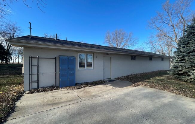 3 beds, 2 baths, $2,800