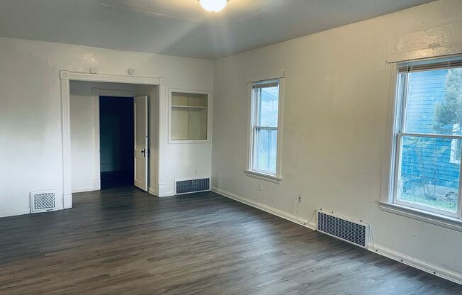 2 beds, 1 bath, $1,100, Unit 2 Bedroom 1 bath