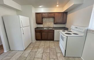 2 beds, 1 bath, $1,200, Unit A