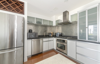 Studio, 1 bath, 380 sqft, $3,150, Unit 11-E