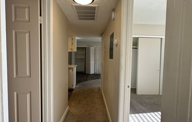 2 beds, 1 bath, 895 sqft, $1,700, Unit 494803