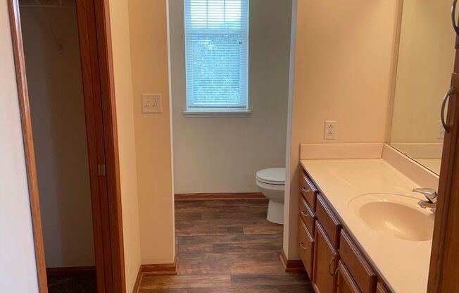 2 beds, 2 baths, 1,223 sqft, $1,730, Unit 931-301