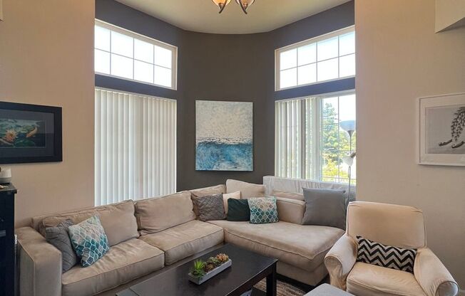Beautiful unit at The Sonora located near SJ Airport available first week of August!