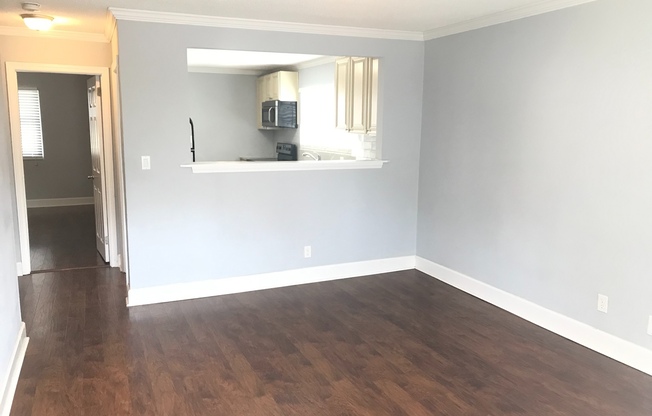 2Bed/1Ba Duplex close to Downtown Concord Fully Renovated with Laundry Room on Site