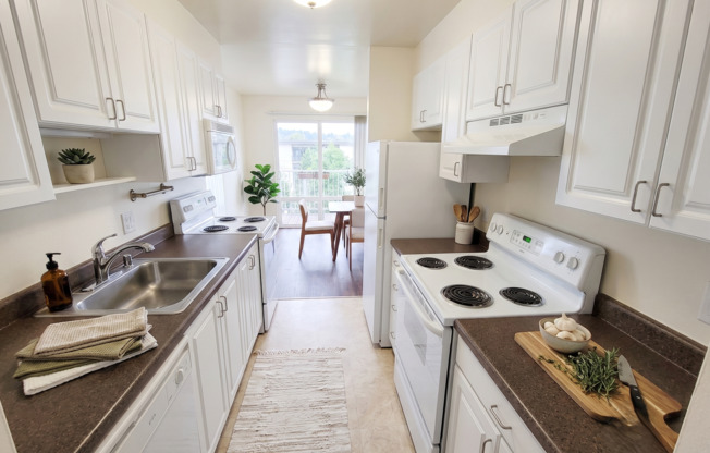 2 beds, 1 bath, 820 sqft, $2,995, Unit R-404