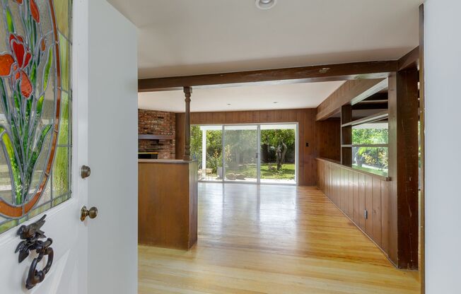 Charming Rustic 3BD/2BA Home in Peaceful Chatsworth