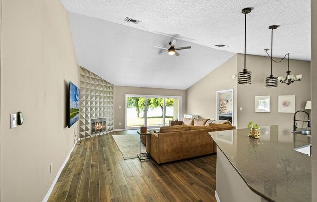 Live the Lake Life! Stunning 4BD Home with Water Access in Lake Mary