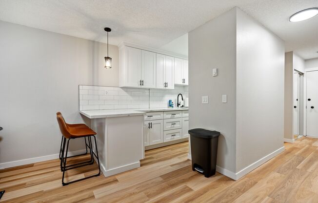1 bed, 1 bath, 540 sqft, $1,555, Unit 26