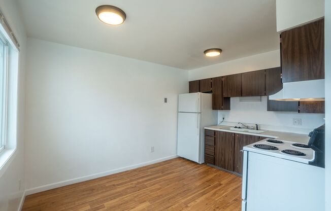 2 beds, 1 bath, 715 sqft, $950, Unit F304