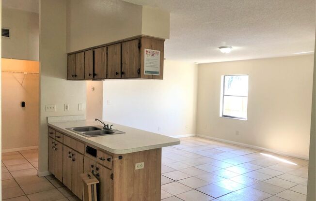 2 beds, 2 baths, $1,395, Unit 38212 7th Ave