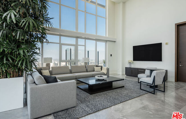 6 beds, 9.5 baths, 19,313 sqft, $80,000, Unit PH