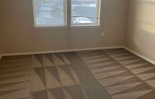 3 beds, 2 baths, 1,180 sqft, $1,795, Unit 1684-301