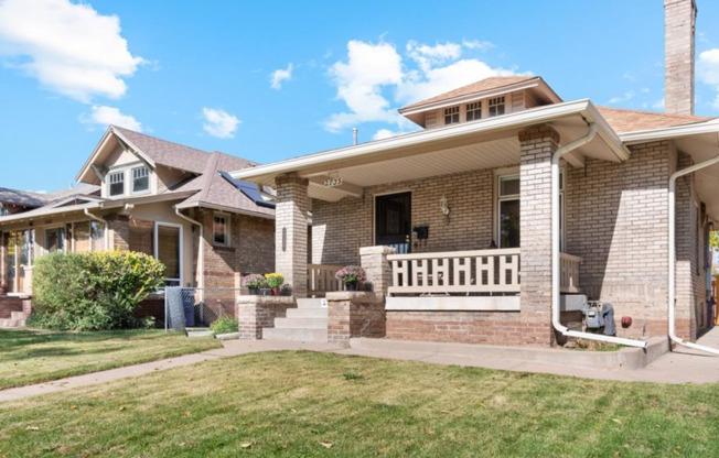 2735 W DENVER PL