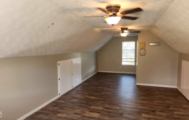807 MOSELEY RD