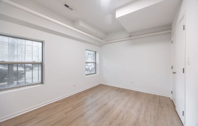 2 beds, 1 bath, $1,895, Unit 101