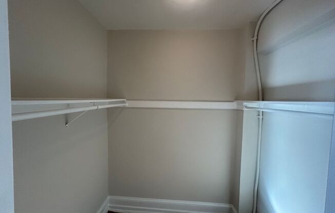 Studio, 1 bath, 310 sqft, $1,250, Unit 301