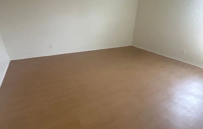 1 bed, 1 bath, 650 sqft, $1,289, Unit SUX-105