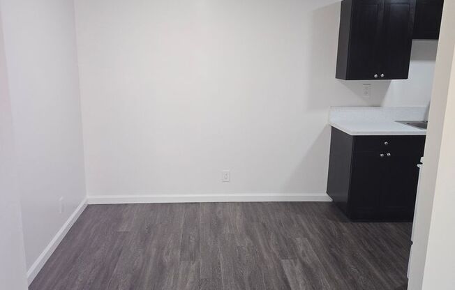 1 bed, 1 bath, 500 sqft, $1,795, Unit 71-51