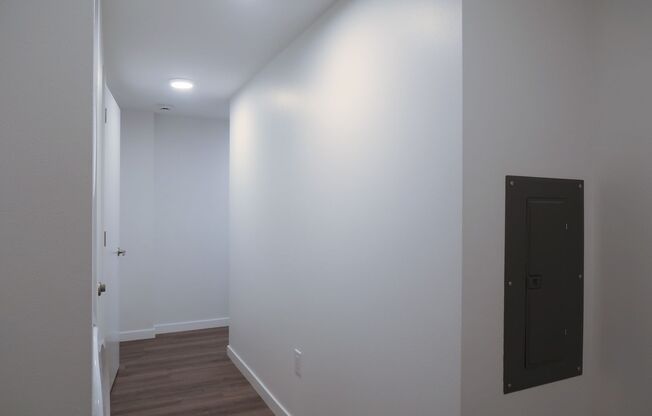 1 bed, 2 baths, 739 sqft, $2,319, Unit 112