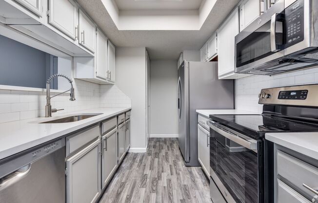 2 beds, 2 baths, 875 sqft, $1,300, Unit 205
