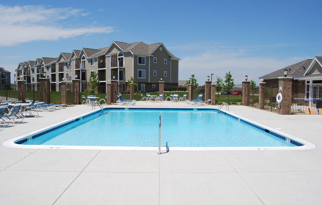 Sparkling Pool with Sundeck at Hunters Pond Apartment Homes, Champaign, 61820