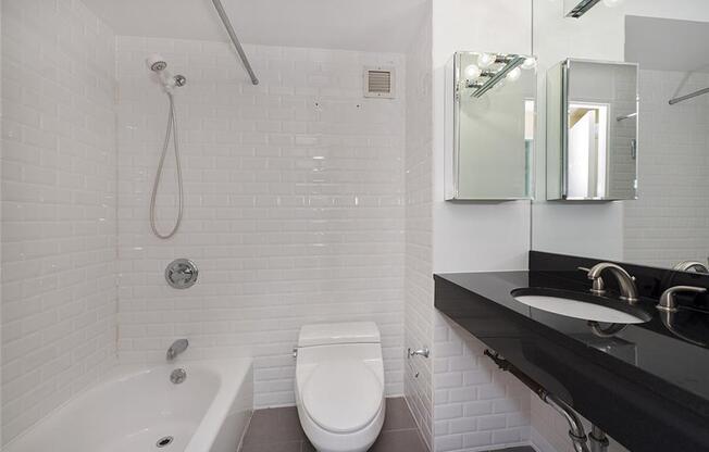 Studio, 1 bath, 520 sqft, $3,750, Unit 34-O